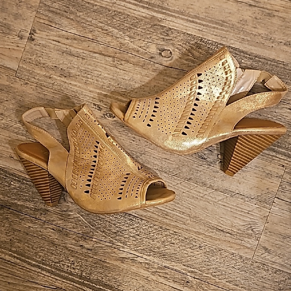 Women's Metallic Gold Laser-Cut Slingback Heels